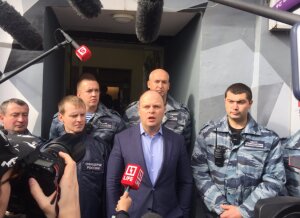 Стерджес, выставка, Москва, скандал, порнография, офицеры россии, оцепление, закрытие, общественная палата