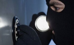 ростов, банк, ограбление, женщина, балаклава, угрозы, взрыв, криминал, полиция. новости россии