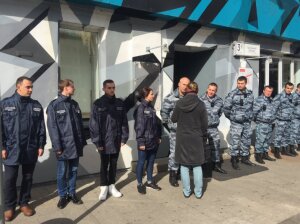Джок Стерджес. Без смущения, выставка, скандал, порно, педофилия, офицеры россии, оцепление