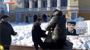 Михаил Касьянов, политик, оппозиционер, правоохранительные органы, потасовка, памятник