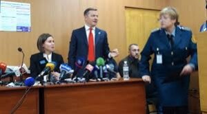 ляшко, суд, герус, украина, забросали, запустили, презервативы с вазилином