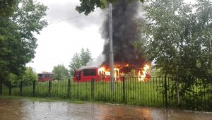 казань, татарстан, происшесвия, сгорел трамвай, ударила молния, фото, видео
