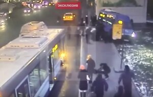 Россия, Москва, ДТП, авария, маршрутка, автобусная остановка, Люблино, водитель, происшествия