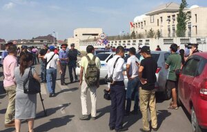 Бишкек, взрыв, происшествия, киргизия, посольство, китай, дым, автомобиль