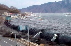 цунами, иран, видео, волны, катаклизм, травмы, пропавшие без вести, водолазы, туристы, спасательные команды