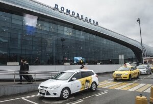 Домодедово, Москва, экстренная посадка, самолет, Мурманск, аэропорт