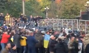 Украина, Верховная Рада, штурм, палаточный городок, видео, спецназ, силовики