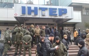 киев, интер, телеканал, поджог, покрышки, видео