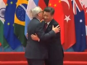 Жан-Клод Юнкер, Си Цзиньпин, Китай, саммит, G20, приветствие, поцелуй, рукопожатие, Китай